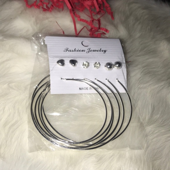 Earrings and hoops - Picture 1 of 1